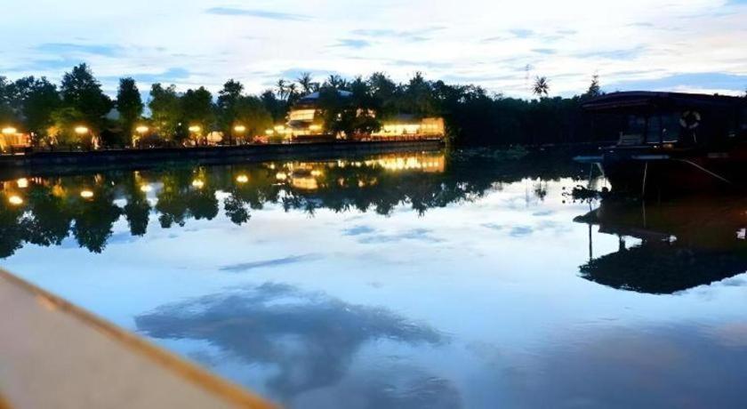Ruennamyen Resort Amphawa Samut Songkhram Exterior photo